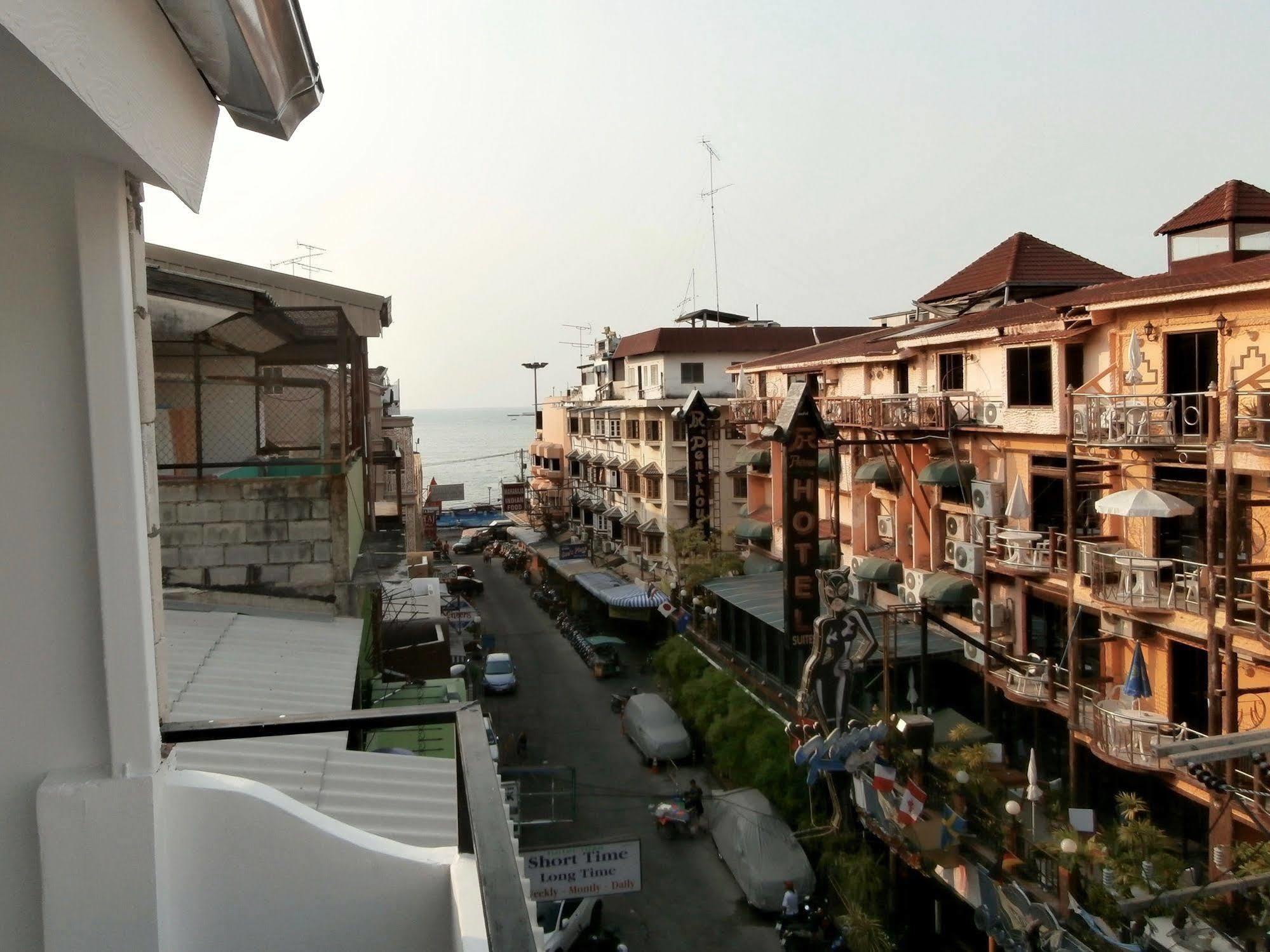 The Classroom Hotel Pattaya Eksteriør billede